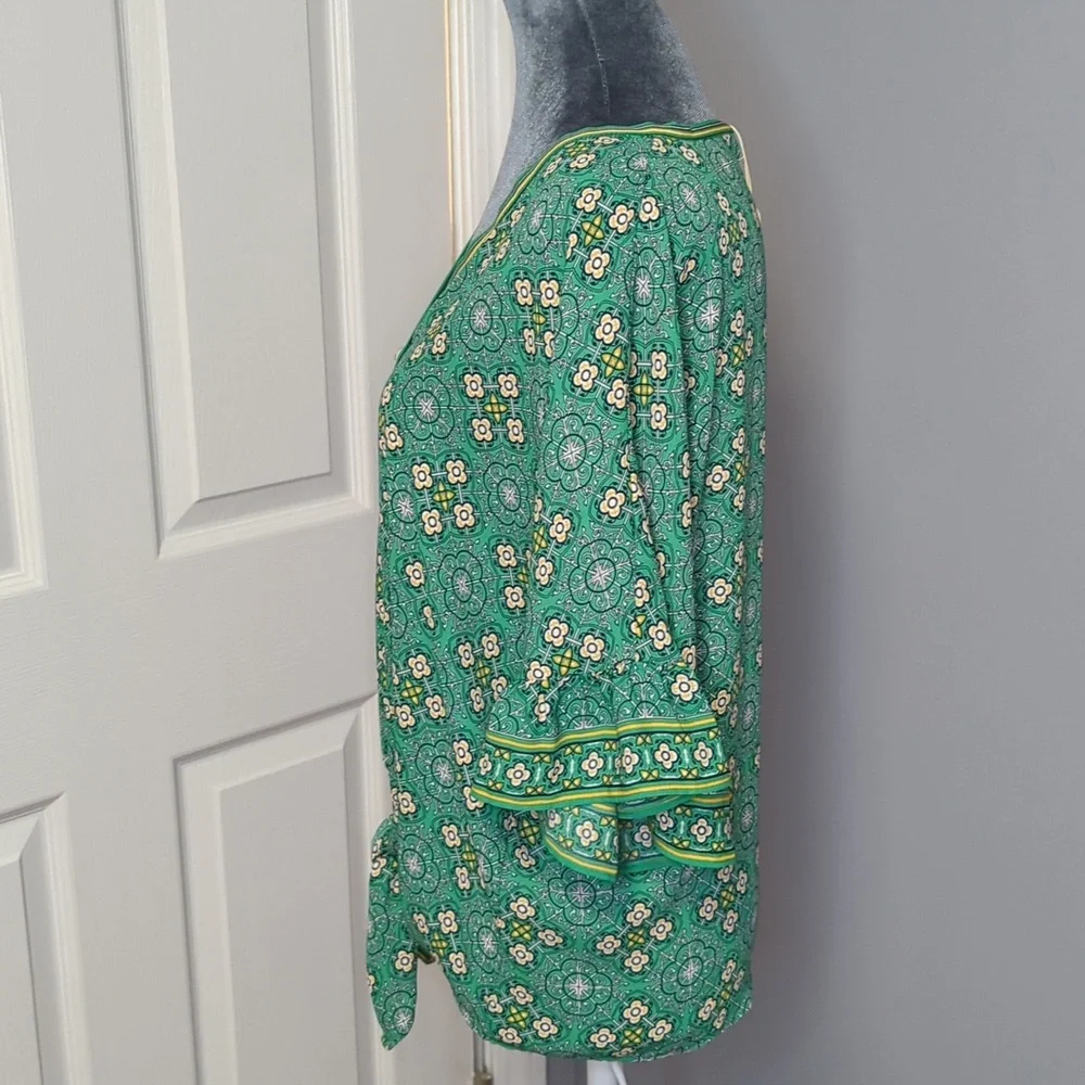 Max Studio Green & Yellow Button Up Tie & Waist Blouse Size Medium